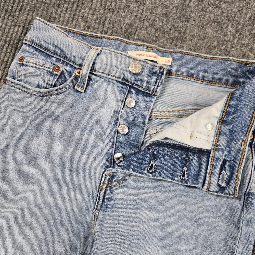 Levi's Wedgie Straight Jeans Womens 26 Light Wash Distressed Button Fly Denim